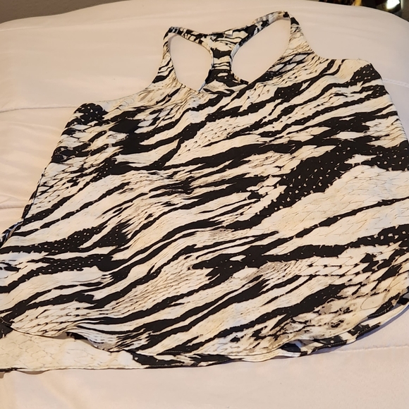 Snake print sleeveless top - Picture 3 of 4